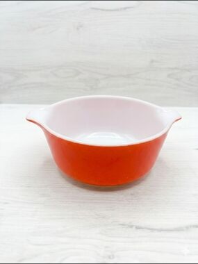 Vintage PYREX Red 1 & (1/2) quart mixing bowl (No Lid)